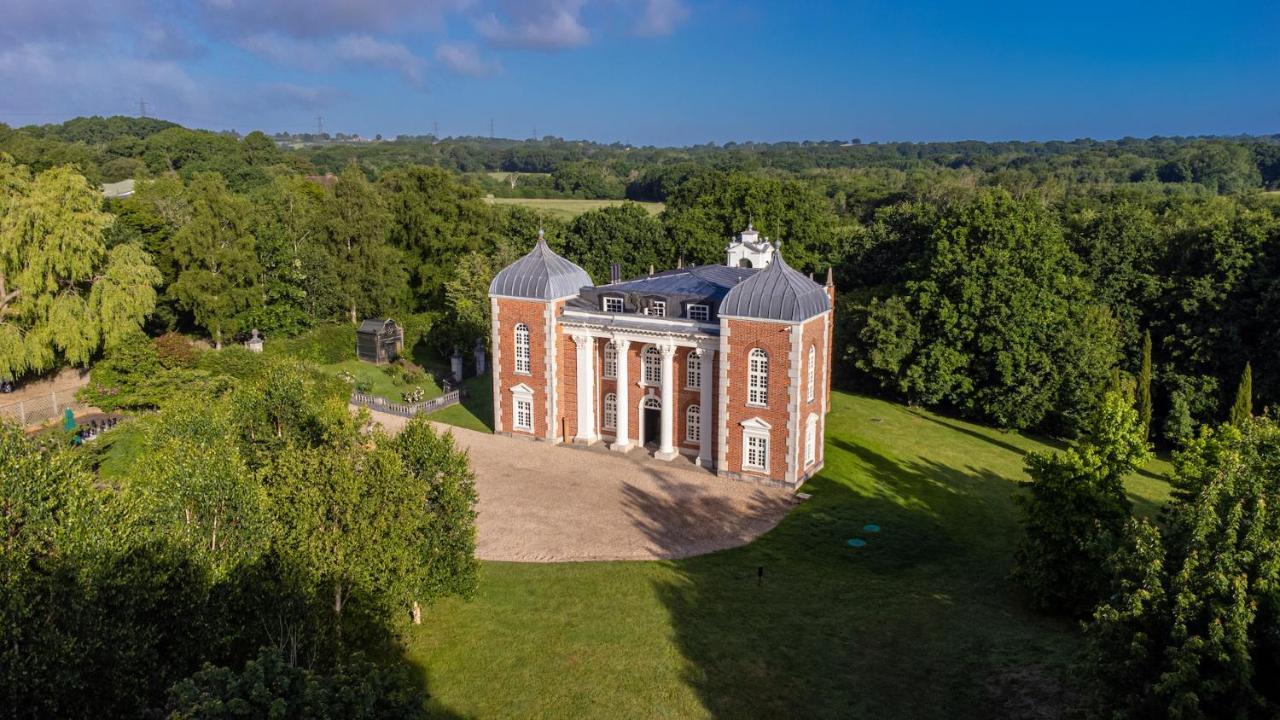 Eastwood Observatory: 12 Bedrooms, Swimming Pool And Tennis Court Hailsham Kültér fotó