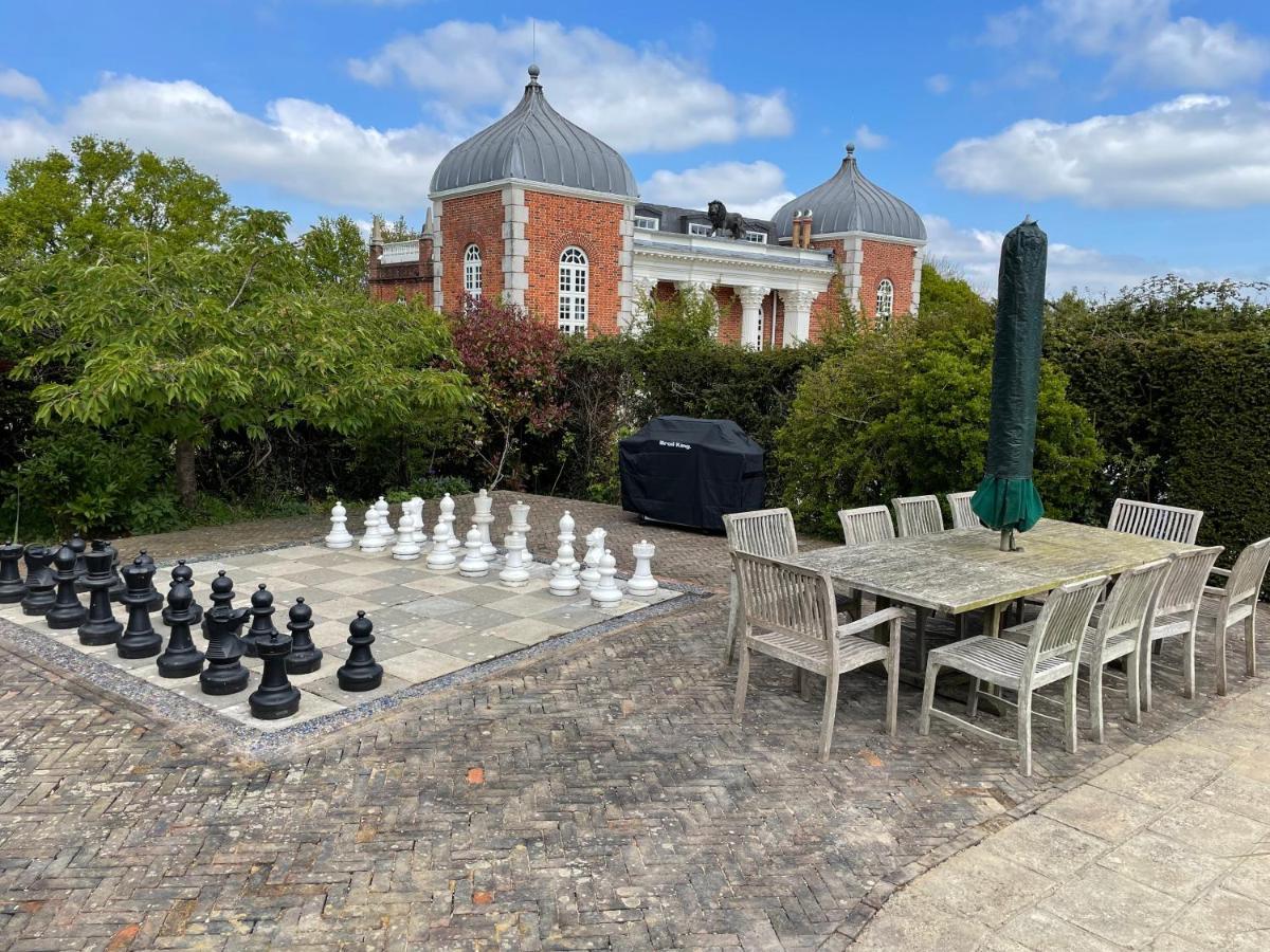 Eastwood Observatory: 12 Bedrooms, Swimming Pool And Tennis Court Hailsham Kültér fotó
