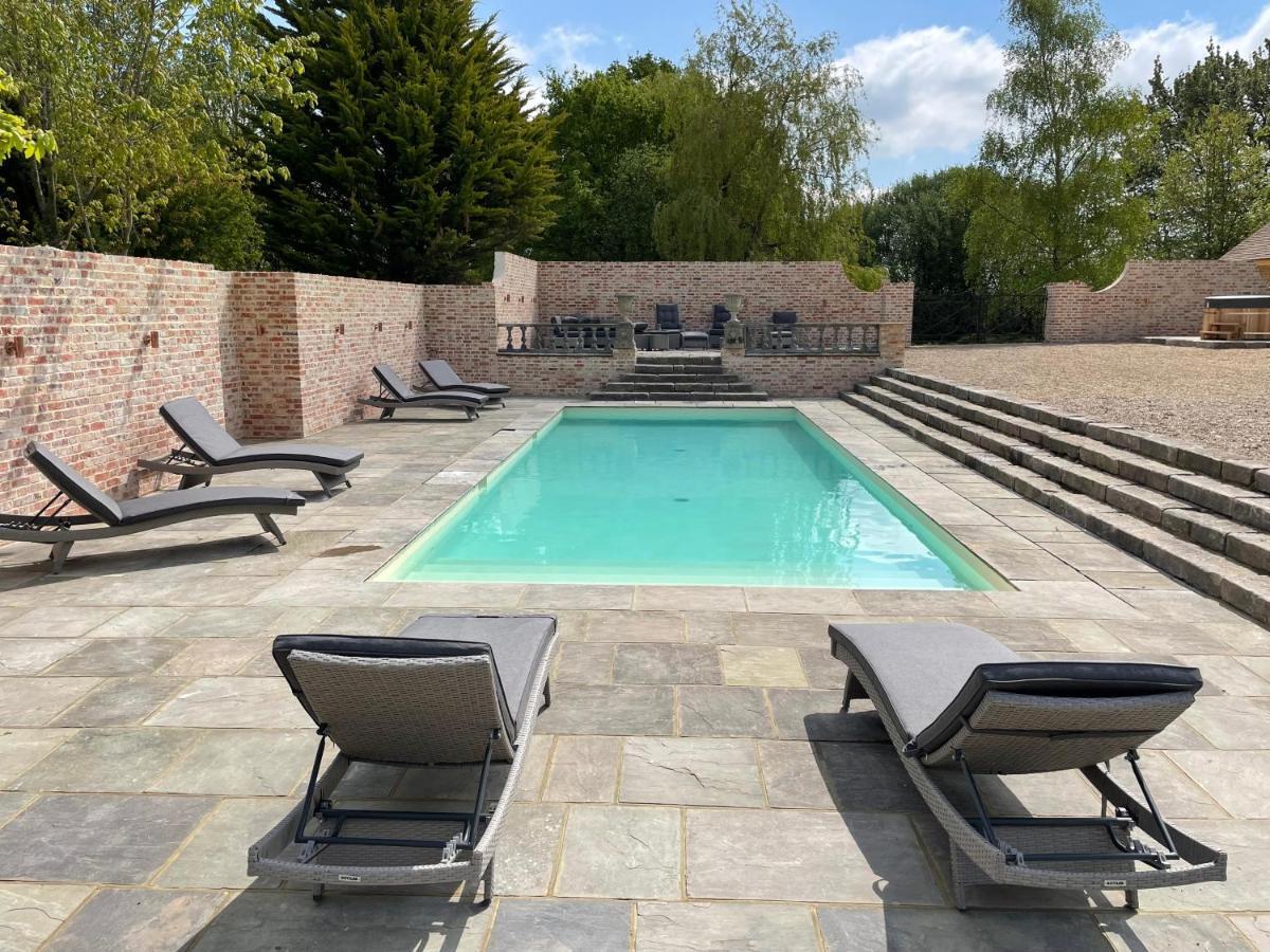 Eastwood Observatory: 12 Bedrooms, Swimming Pool And Tennis Court Hailsham Kültér fotó